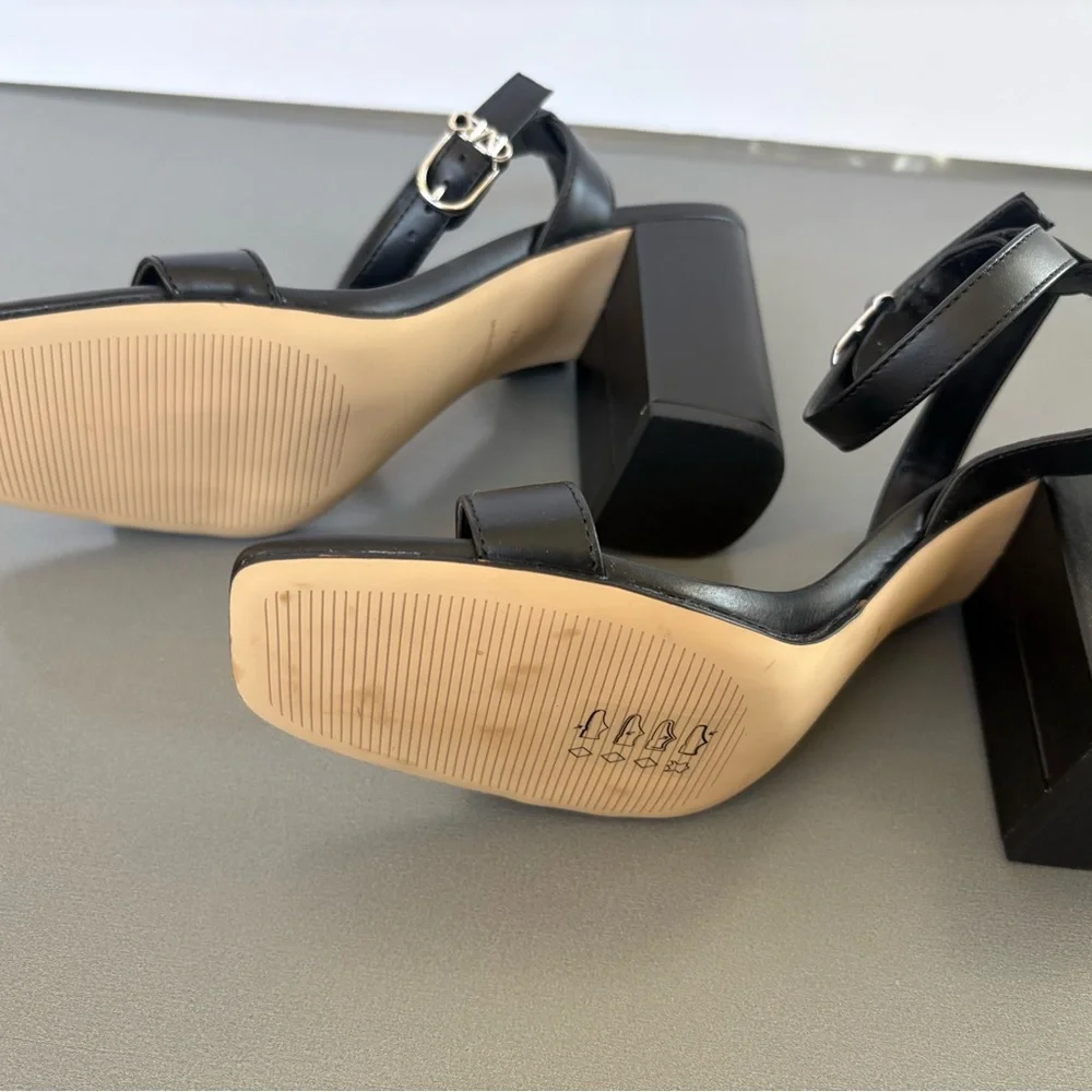 MICHAEL Michael Kors Merriam Block Heel Sandal 7 M Like New - Picture 8 of 9